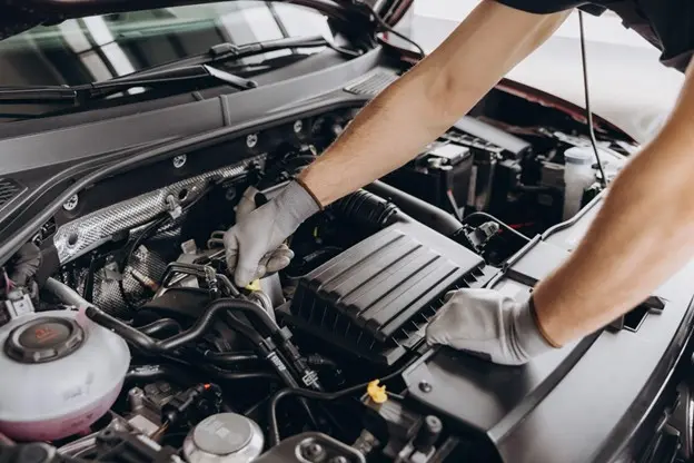 engine diagnostics, Auto repair shop in Springboro, OH, Springboro Automotive. Mechanic doing engine diagnostics to a car.
